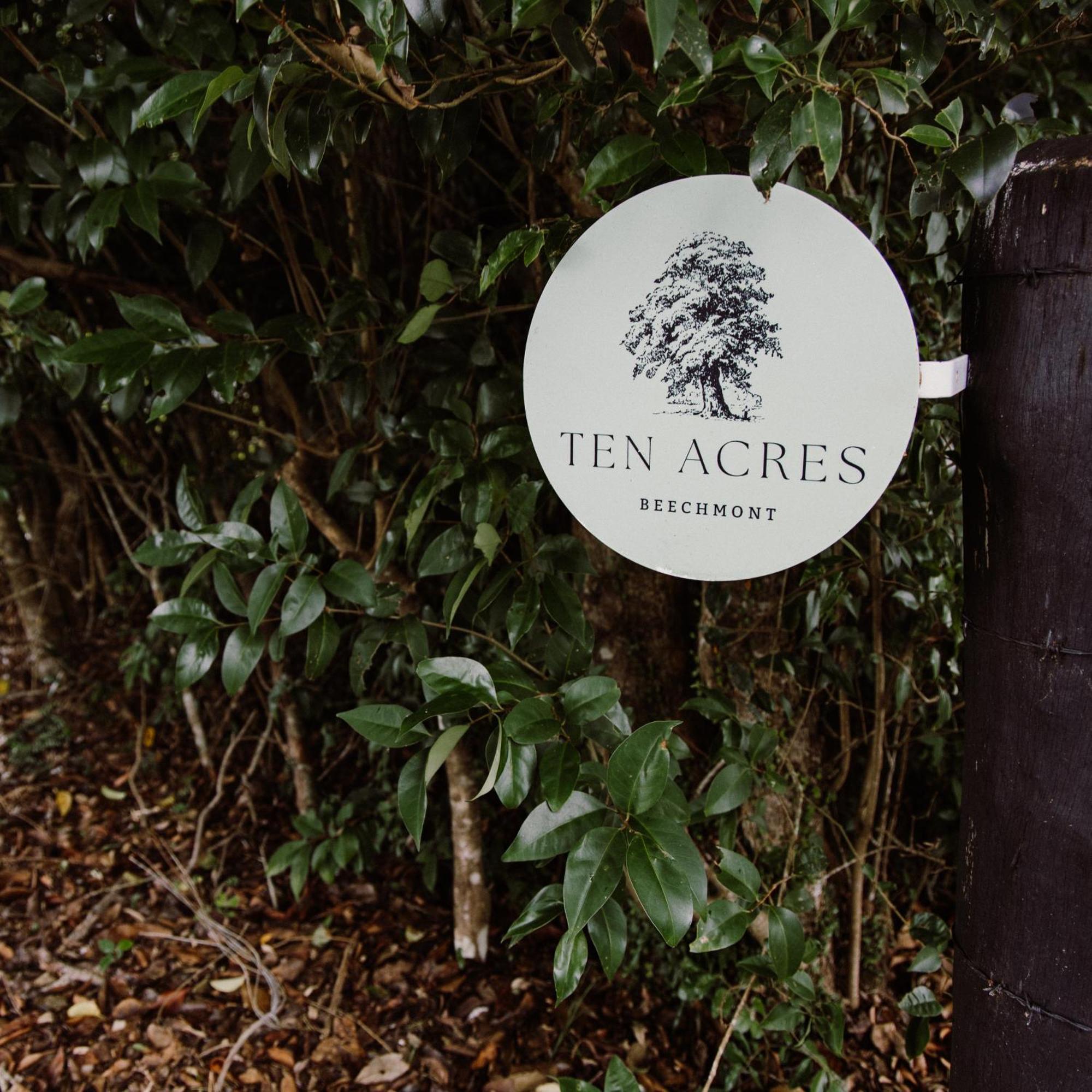 Ten Acres Beechmont Bagian luar foto